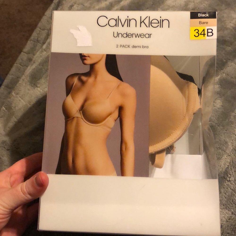 Brand new Calvin Klein 2 pack bras 34B